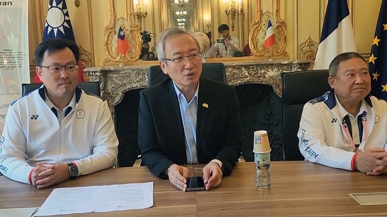 Cheng Shih-chung, François Wu et Lin Hong-dow (d g. à. d.) Photo Rti