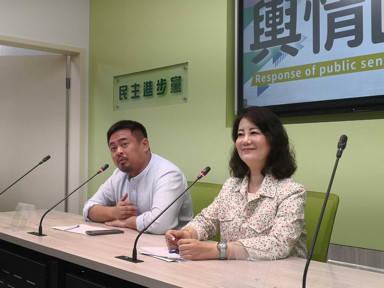 Le député Hung Sun-han (à g.) et la députée Wu Tsu-yao (à d.) (photo Rti/Liu)