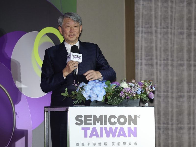 Le ministre de l'Economie lors de la conférence de presse sur le Salon SEMICON Taiwan, qui se tiendra du 4 au 6 septembre à Taipei (photo : CNA)