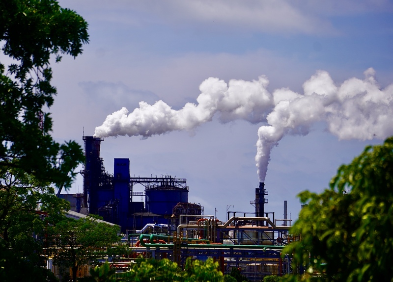 Les entreprises manufacturières ou électriques qui émettent plus de 25 000 tonnes de CO2/an seront soumises à une redevance carbone à compter de 2026 (photo : CNA)