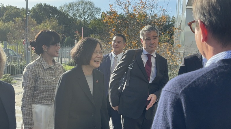 Tsai Ing-wen (蔡英文) visite l'Université Paris-Saclay (photo CNA)