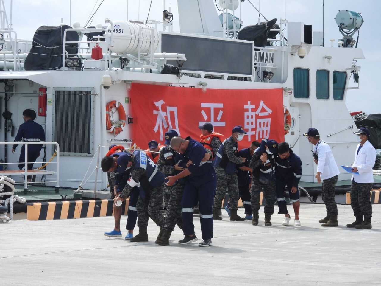 Exercices de secours des gardes--côtes à Taiping (photo, gardes-côtes)