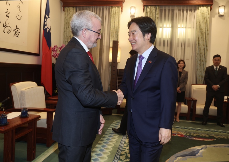 Le Président Lai Ching-te ) a rencontré le 12 novembre Marek Benda, président du groupe d'amitié avec Taïwan du Parlement de République tchèque, en visite à Taïwan (source : CNA)