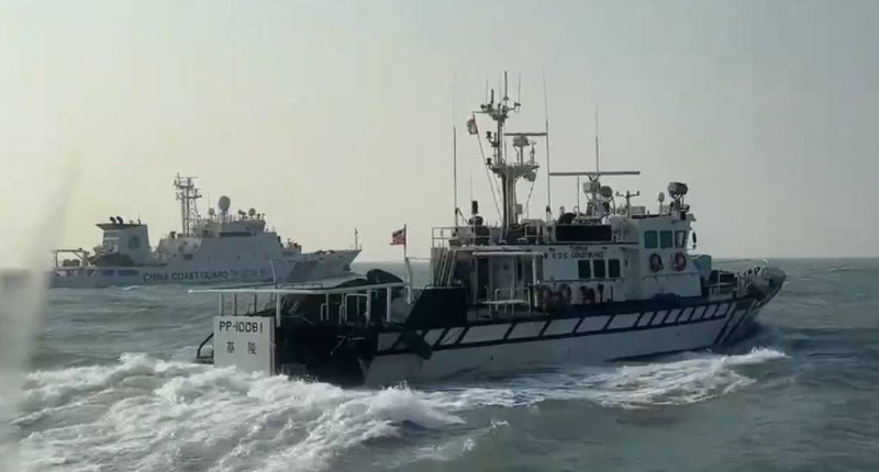 Le 21 janvier 2025, les garde-côtes taïwanais ont chassé 4 navires de garde-côtes chinois qui cherchaient à s'introduire dans les eaux territoriales de Kinmen (photo : CNA)