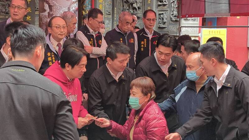 Le Président de la République Lai Ching-te dans un temple à Taichung (Photo CNA)