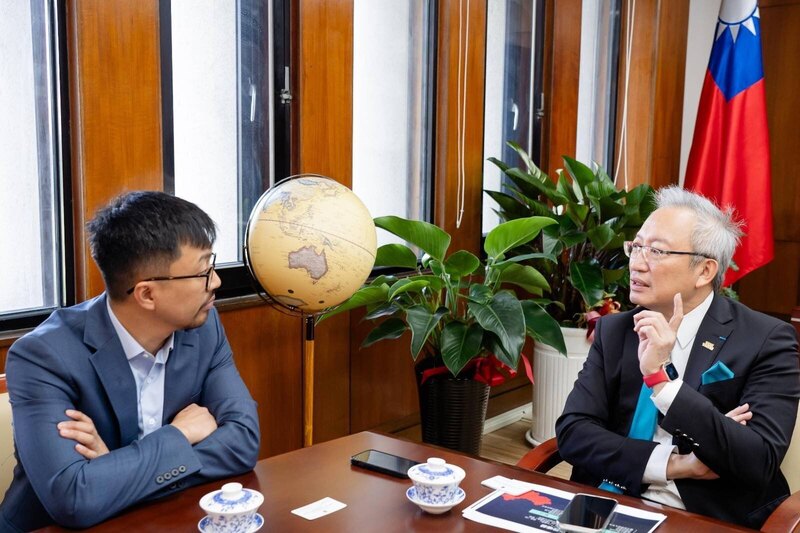 Le vice-ministre des Affaires étrangères Wu Chih-chung a donné une interview au magazine Counteroffensive (photo : CNA)