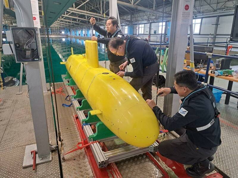 Formation en Grande-Bretagne de spécialistes taïwanais en construction navale (photo Fb Kuan Bi-ling)