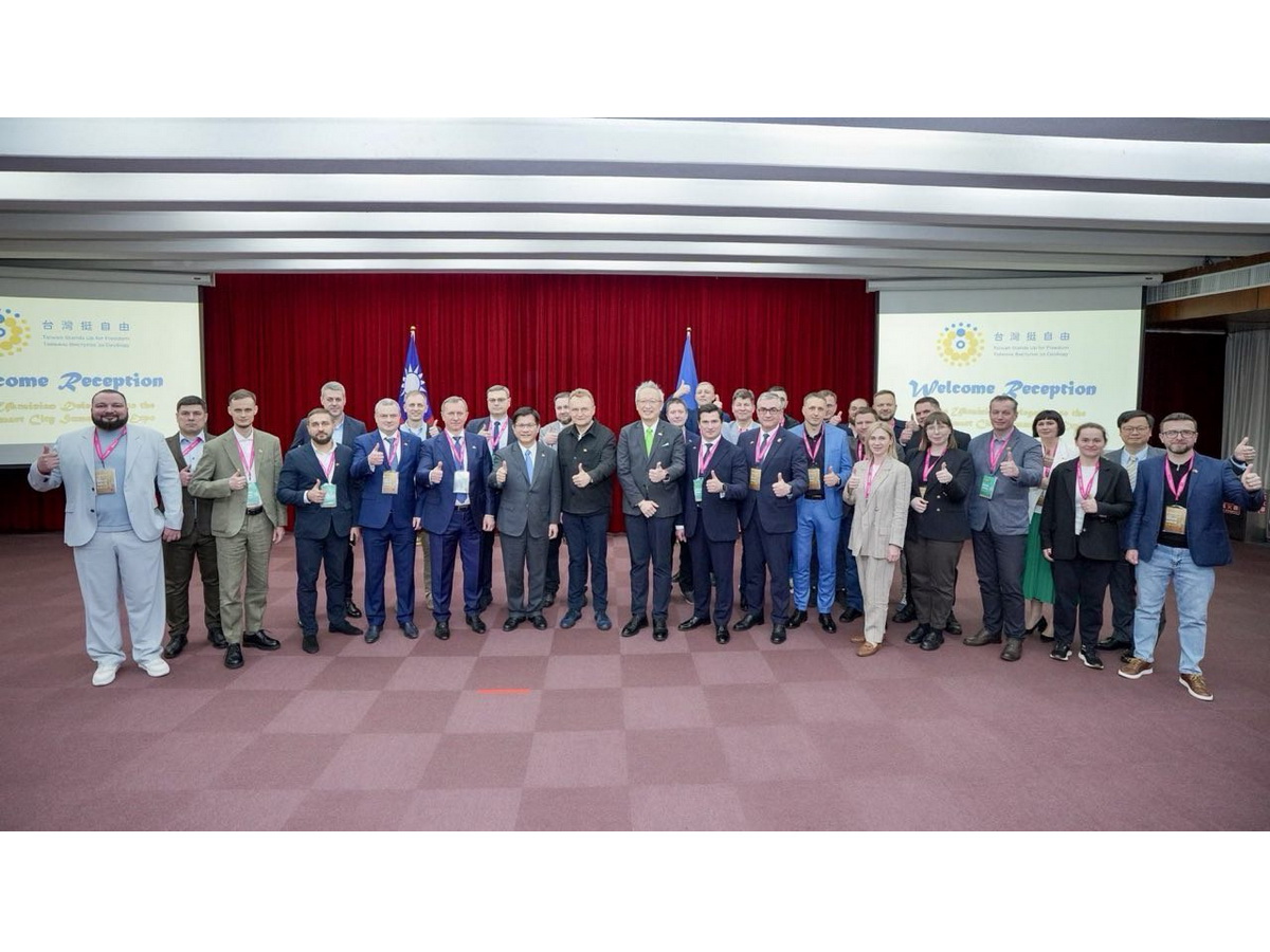 La délégation de 35 représentants ukrainiens en visite à Taïwan reçu par le chef de la diplomatie (Image : MOFA)