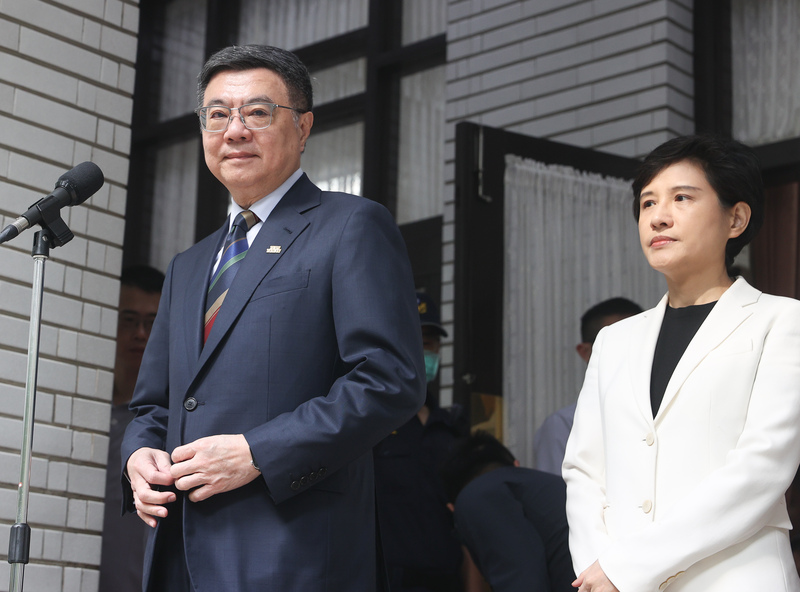 Le Premier ministre Cho Jung-tai et la Vice-Première ministre Cheng Li-chun sont dans l'équipe qui négocie à propos des nouveaux tarifs douaniers américains (photo : CNA)
