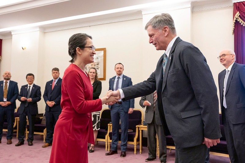 La vice-présidente Hsiao Bi-khim reçoit le gouverneur du Wyoming au palais présidentiel ce matin (photo présidence)