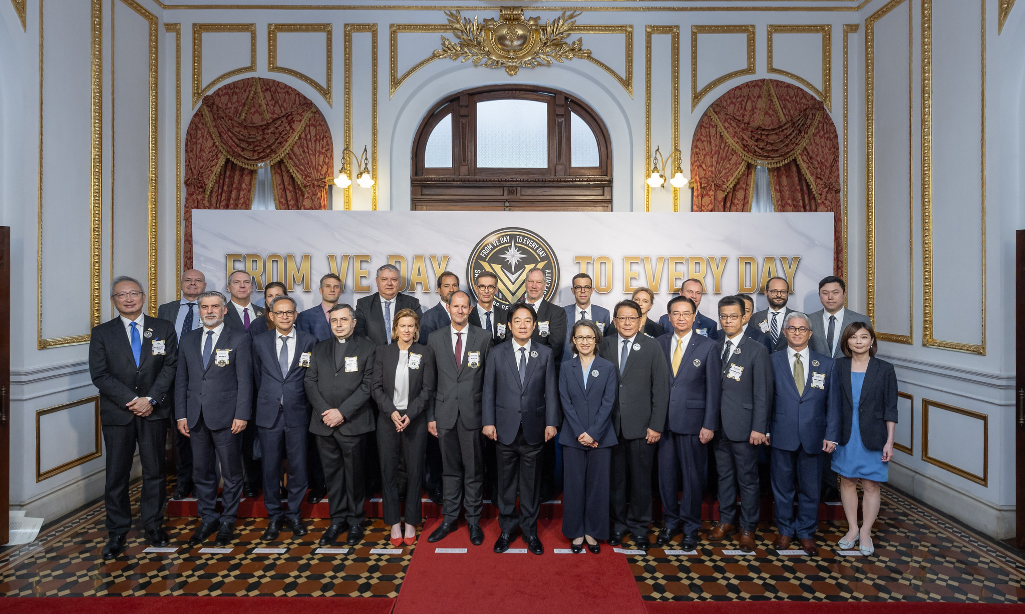 Alors que sont commémorées aujourd'hui la victoire des forces alliées sur l'Allemagne nazie et la fin de la Seconde Guerre mondiale en Europe, le ministère taïwanais des Affaires étrangères a aussi organisé une cérémonie à la Taipei Guest House (Image : Flickr/Palais présidentiel)