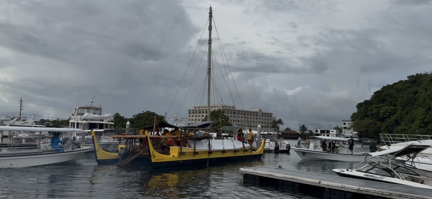Traversée du Pacifique à bord d'une embarcation typique double coque "Alingano Maisu" (partage désintéressé) (photo FB de l'ambassade taïwanaise aux Palaos)