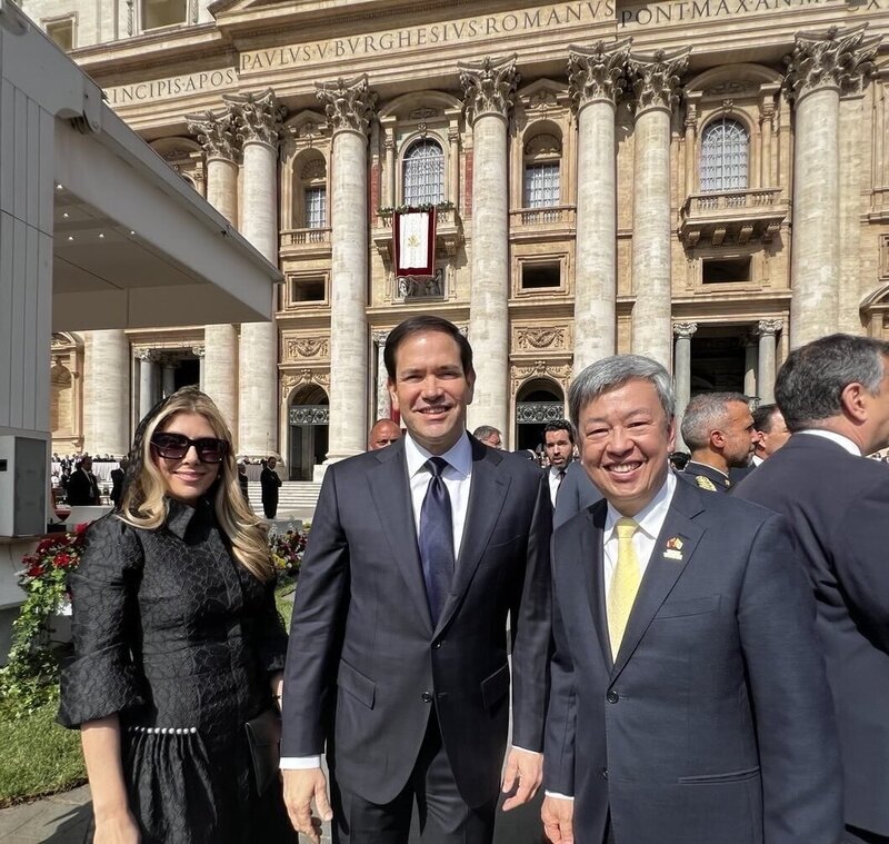 L'ex-vice-président Chen Chien-jen (à d.) rencontre le secrétaire d'Etat américain Marco Rubio (au centre) (photo, MOFA)