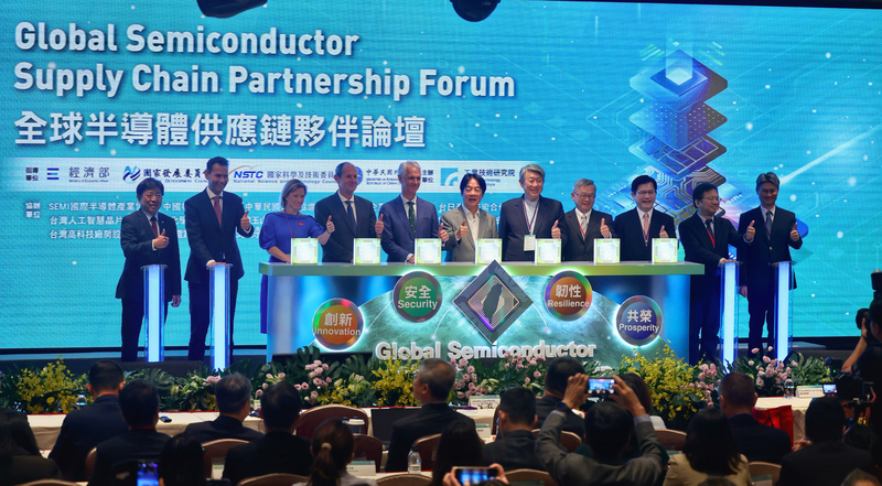 Le Président Lai Ching-te à l'inauguration du Forum mondial des partenaires de la chaîne d'approvisionnement des semi-conducteurs à Taipei le 23 mai 2025 (photo : CNA)