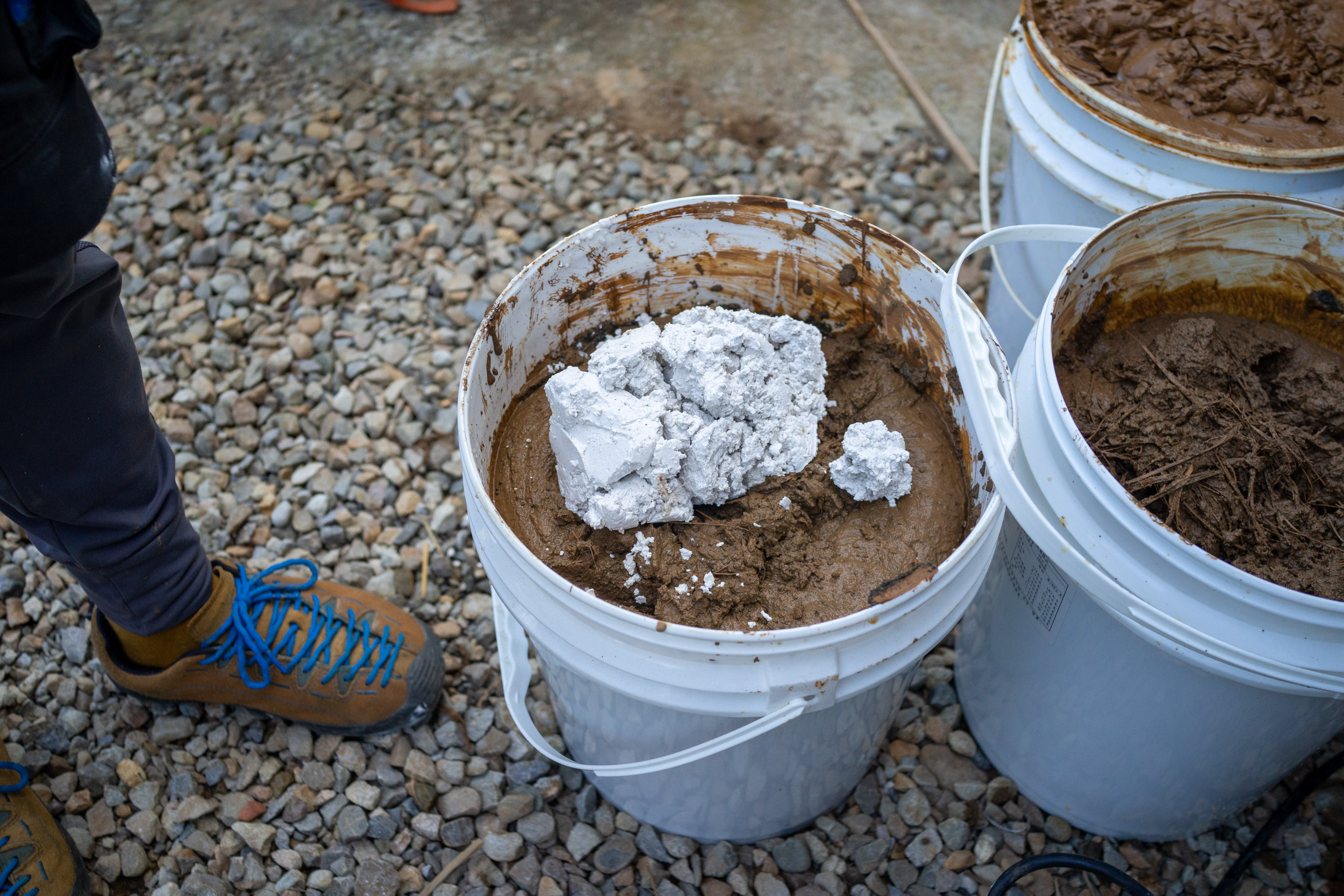 Terre et chaux avant mélange © Sasa