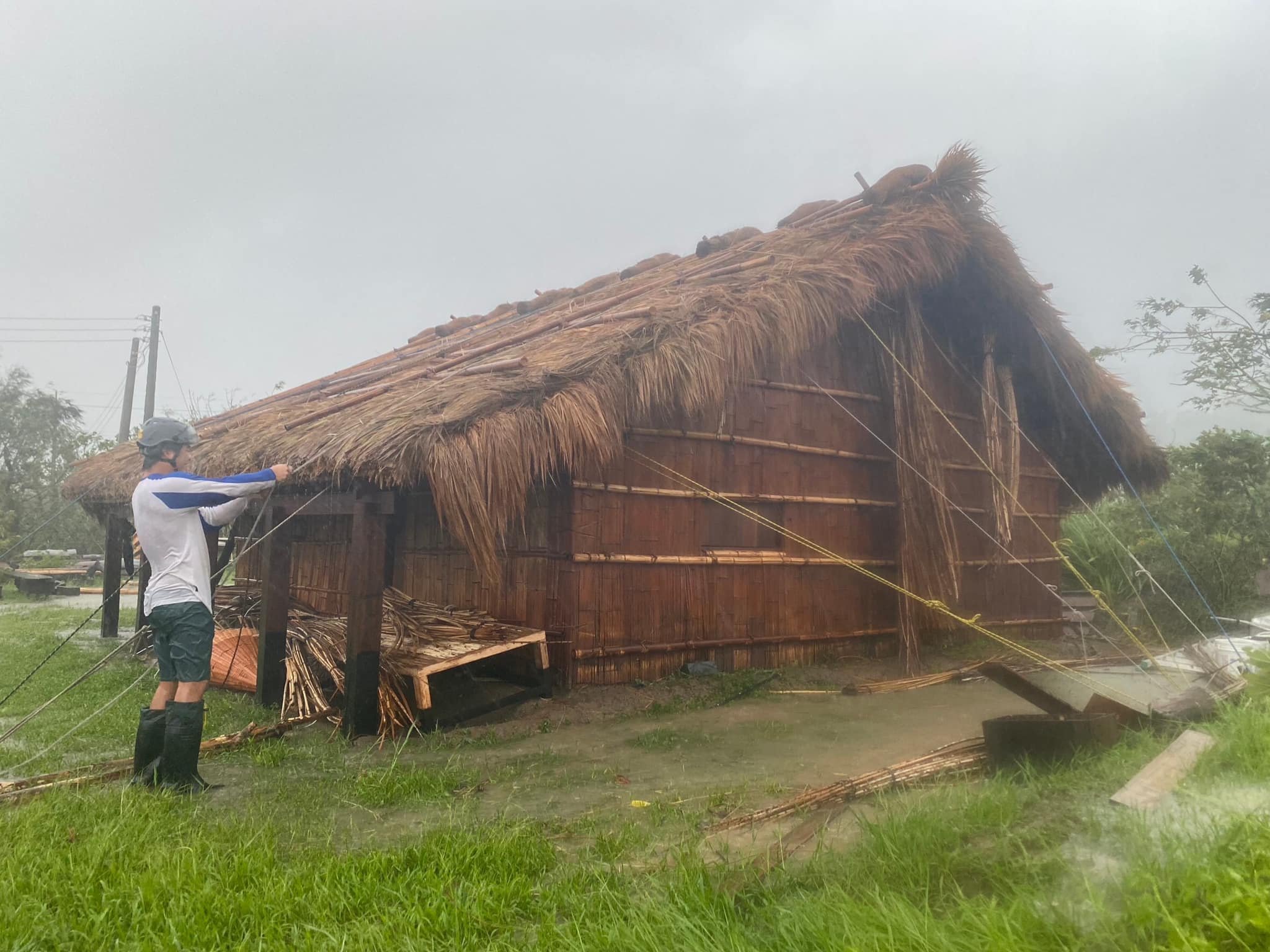 La maison pendant un typhon (photo : Page FB de Mitoliken a Loma 編織之屋)