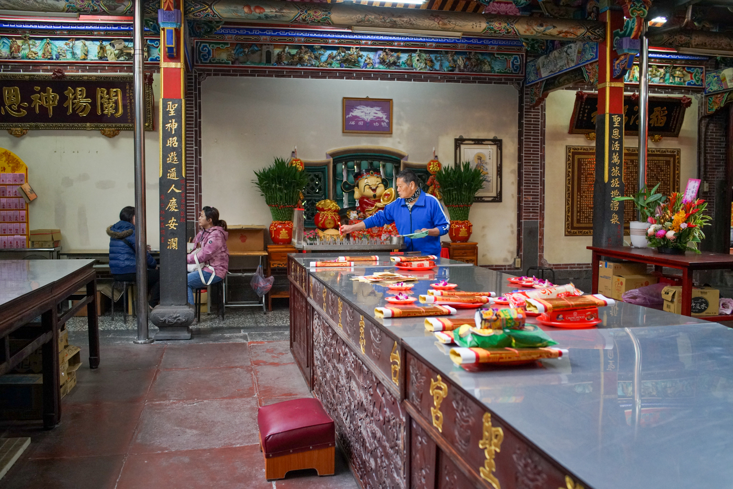 Le temple est un lieu de discussion discret pour les femmes © Sasa