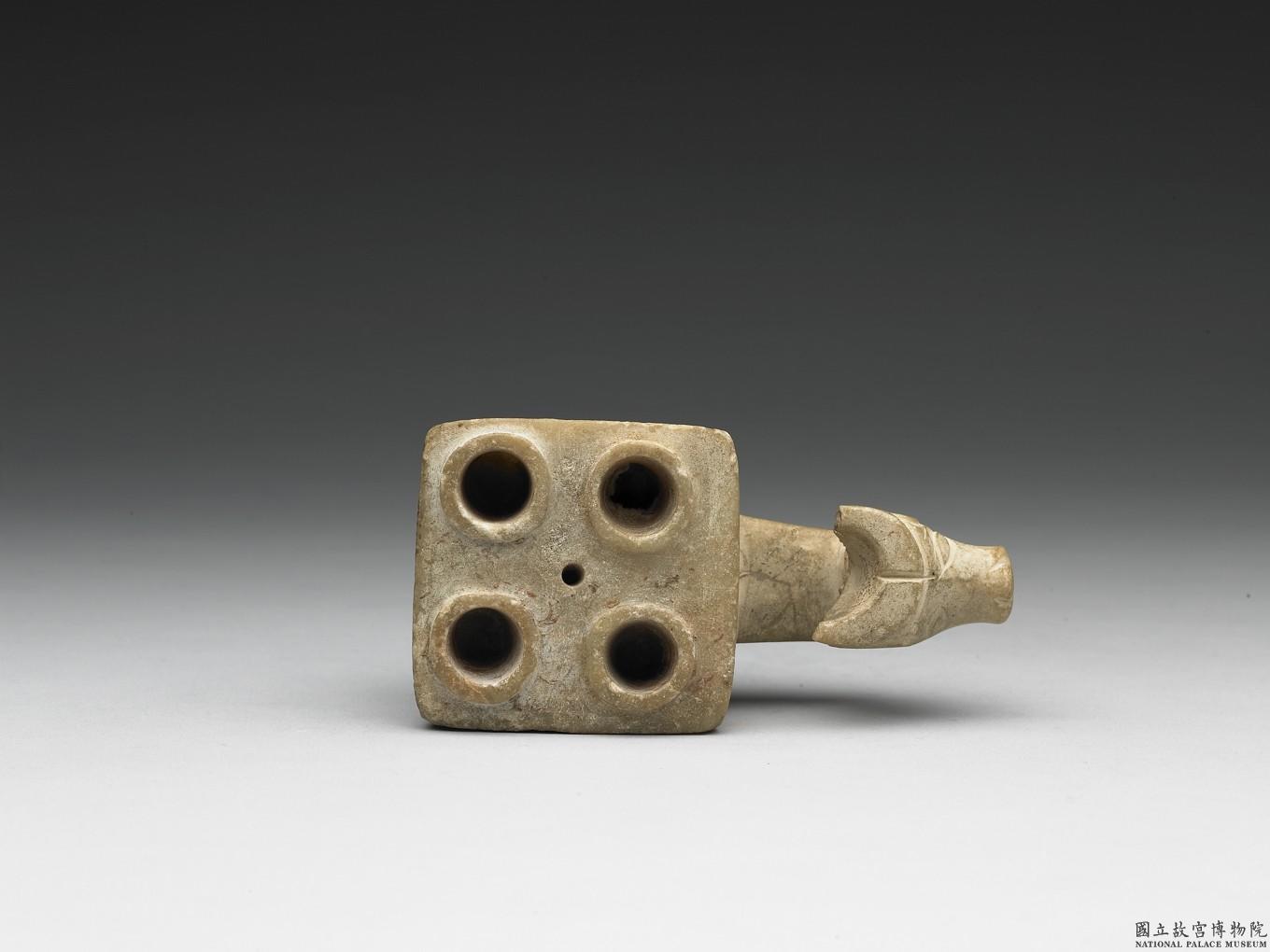 Image 2-2: Palette en pierre (source MNP)