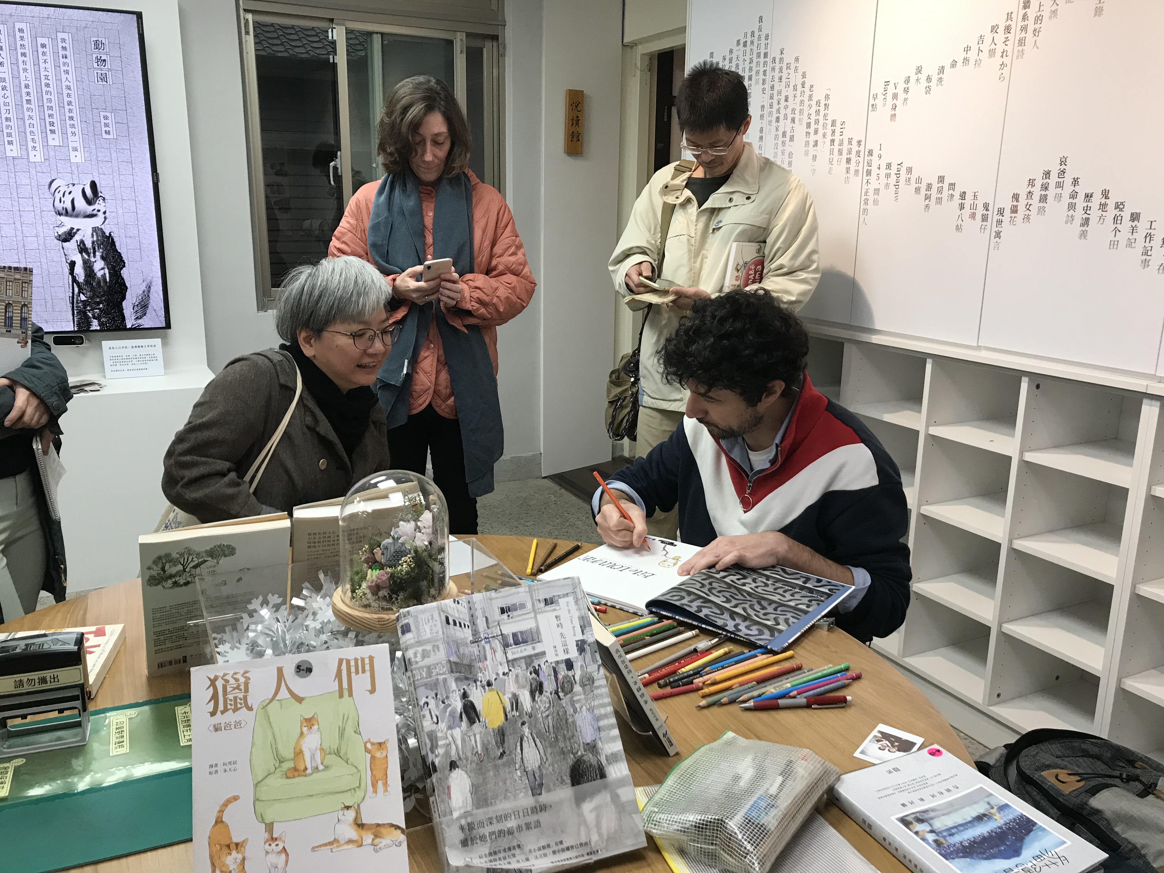 L'auteur et illustrateur français Florent Chavouet, qui est actuellement en résidence à la Taiwan Litterature Base (Image : RTI)