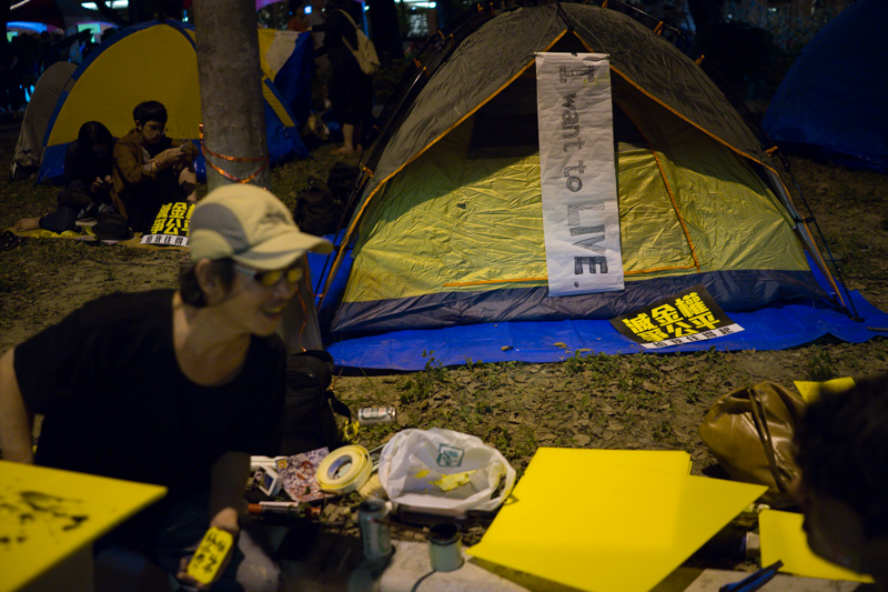 Les manifestants ont aussi campé sur la chaussée le temps d'une nuit (photo : Sasa)