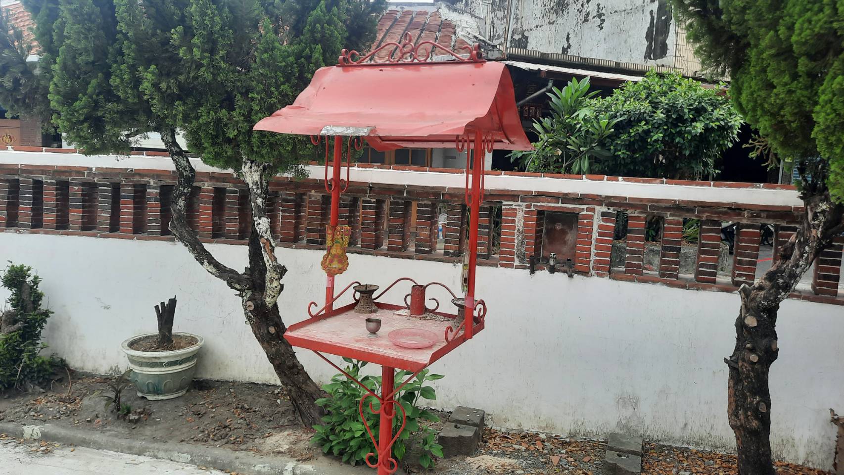 Autel dans la cour d'un San He Yuan, maison traditionnelle Hakka (photo Floriane/Rti)