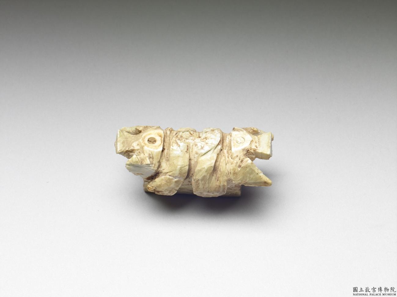 Image 7-2: Poignée de peigne en ivoire (source MNP)