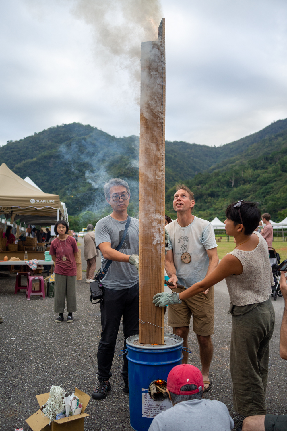A partir du moment où de la fumée sort par le haut, il faut attendre une minute (photo : Sasa)