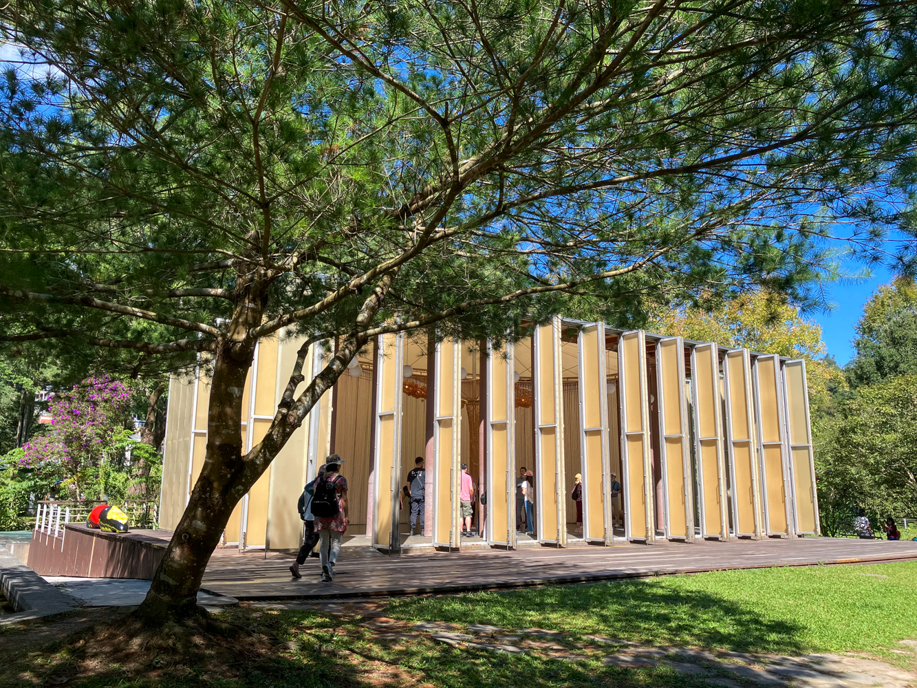 Eglise de papier ou Dôme de papier, par l'architecte japonais Shigeru Ban, Taomi, Puli (photo : Sasa)
