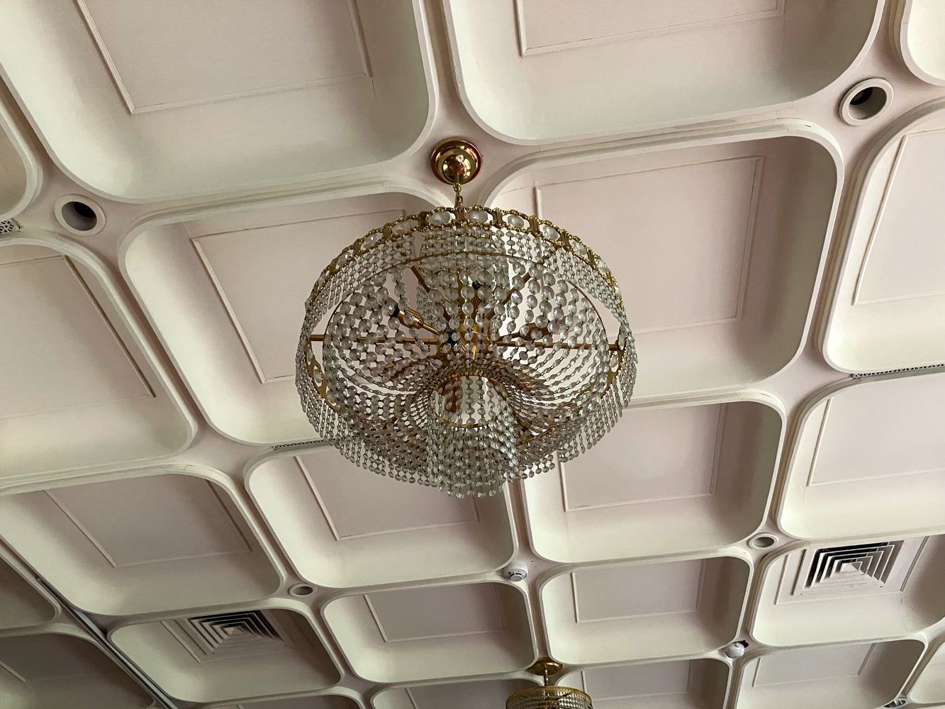 Lustre d'époque (photo : Sasa)