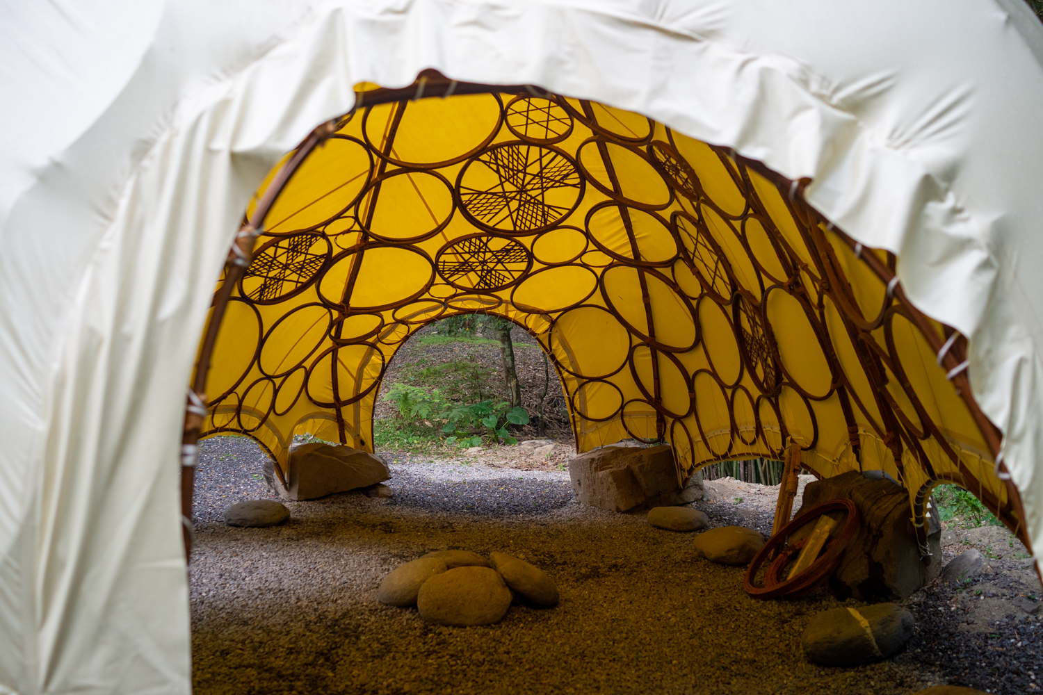 Le tiers-lieu, de l'équipe d'AHA, dans l'exposition Tectonics of the Island 2025 (photo : Sasa)