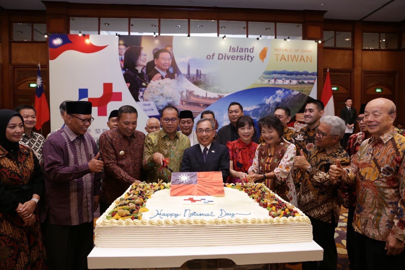 (Double Ten) Resepsi HUT ROC di Surabaya, Dihadiri 400 Orang dari Berbagai Kalangan (Sumber foto: TETO Surabaya)