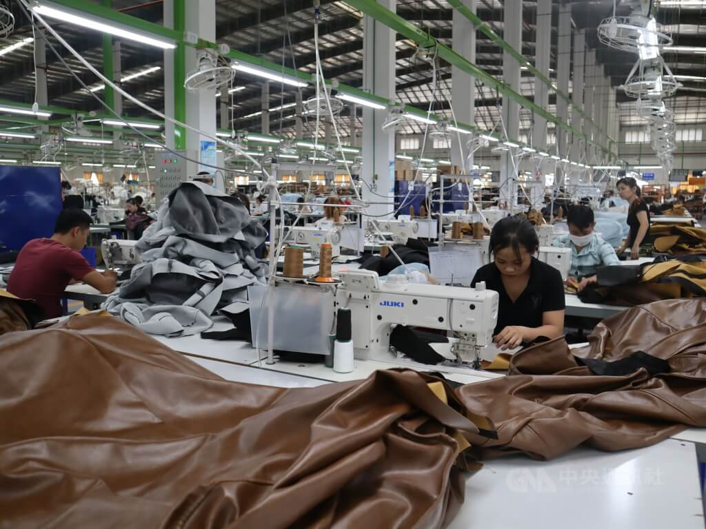 salah satu pabrik furniture pengusaha Taiwan di Vietnam (foto: CNA)