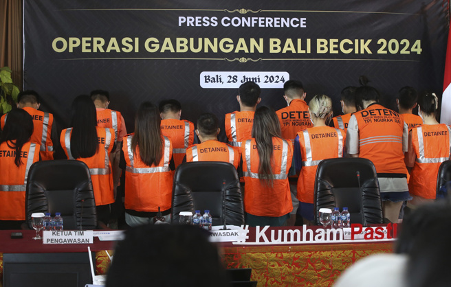 Otoritas Indonesia Menangkap 103 Warga Taiwan Atas Dugaan Keterlibatan Kejahatan Siber. Pihak Berwenang: Akan Segera Dideportasi 圖/中時新聞