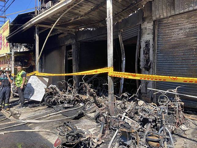 Kebakaran Hebat Melanda Bangunan Bengkel di Changhua, 3 Meninggal, Api Bahkan Merembet ke Asrama Pekerja Migran di Sebelahnya 圖/LINE TODAY