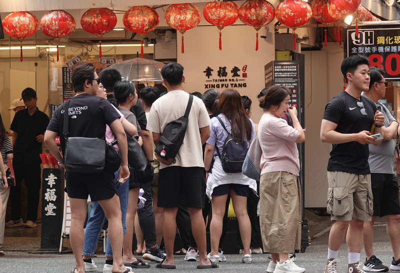 ilustrasi : keramaian di Hsimending, Kota Taipei (foto: CNA)