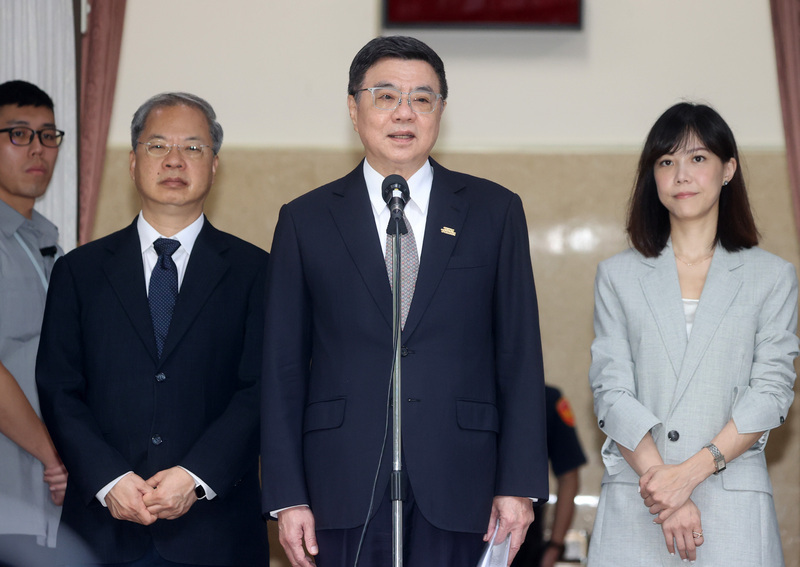 sidang Yuan Legislatif PM Cho Jung-tai pada hari Selasa (22/10) menyampaikan, perlu adanya hubungan saling percaya dalam komunitas Taiwan, saat mengusung pendapat, semestinya dibahas, bukan dikritik dengan komentar yang tidak rasional. (foto: CNA)