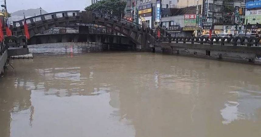 Hujan Deras Mengguyur Utara Taiwan! Curah Hujan di Qing Tian Gang, Yang Ming Shan, Mencapai 675 mm, Sungai Keelung Berubah Menjadi Air Keruh, Ini Imbauan Kepada Warga Sekitar 圖/YAHOOTAIWAN
