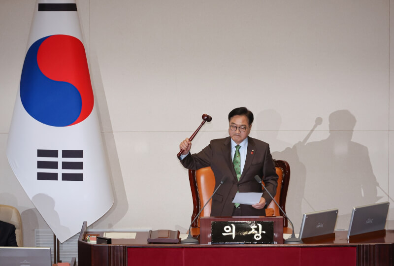 Anggota Partai Berkuasa Membelot, Pemakzulan Presiden Yoon Suk-yeol Disetujui Parlemen Korea Selatan 圖/CNA