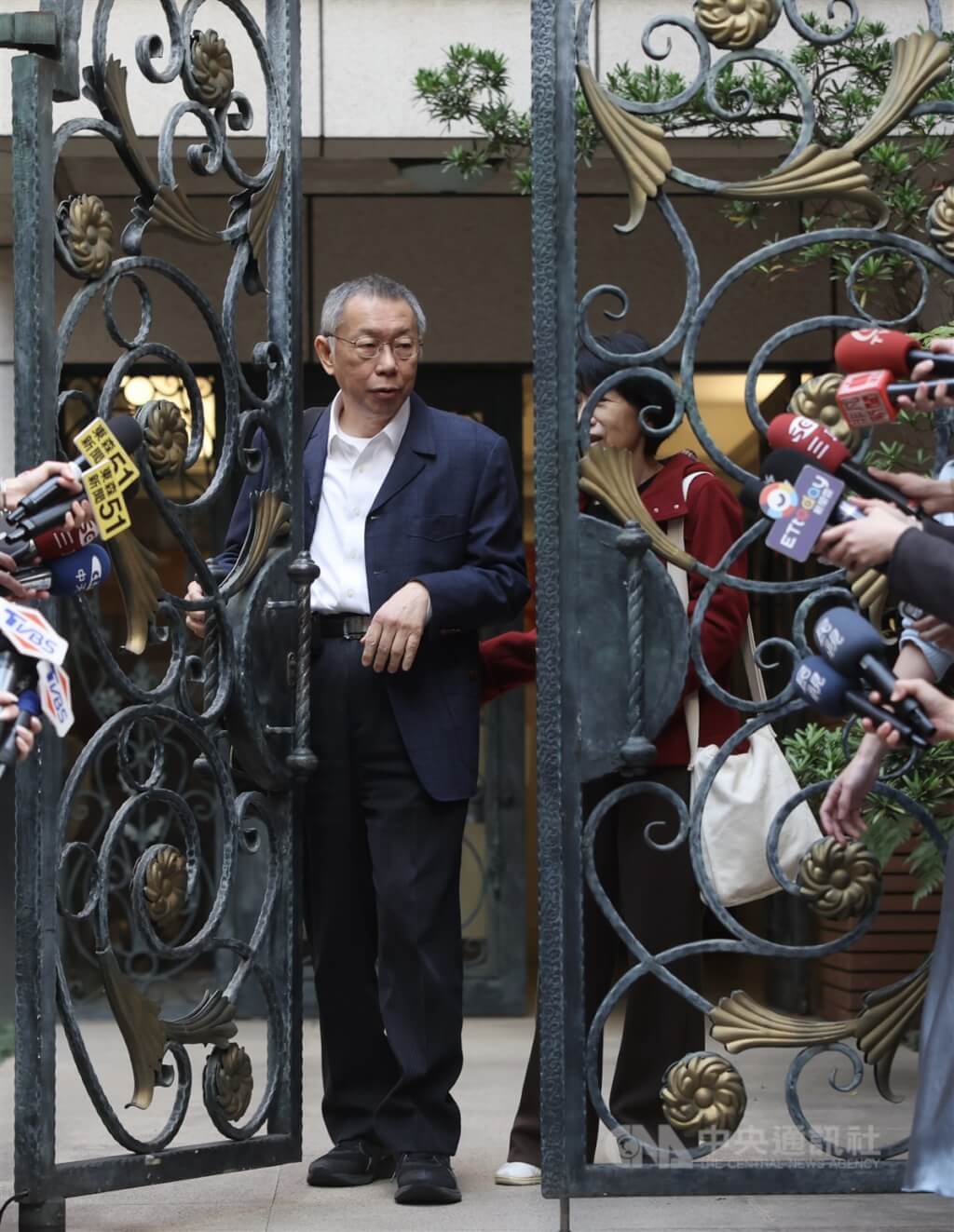 Putusan pembebasan jaminan kepada Ko wen-je dan lainnya, masih tidak diterima oleh Kejaksaan Taipei sehingga melakukan gugatan kembali. (foto: CNA)