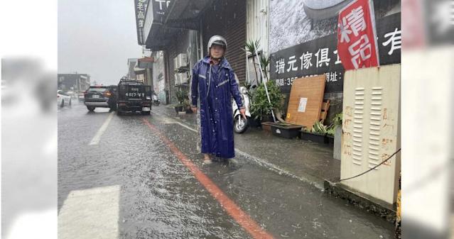 Hujan Lebat Mengguyur, Beberapa Kawasan di Taoyuan Dilaporkan Terendam Air, Warga Setempat Pasrah: Setiap Hujan Besar Selalu Begini 圖／翻攝桃園大小事