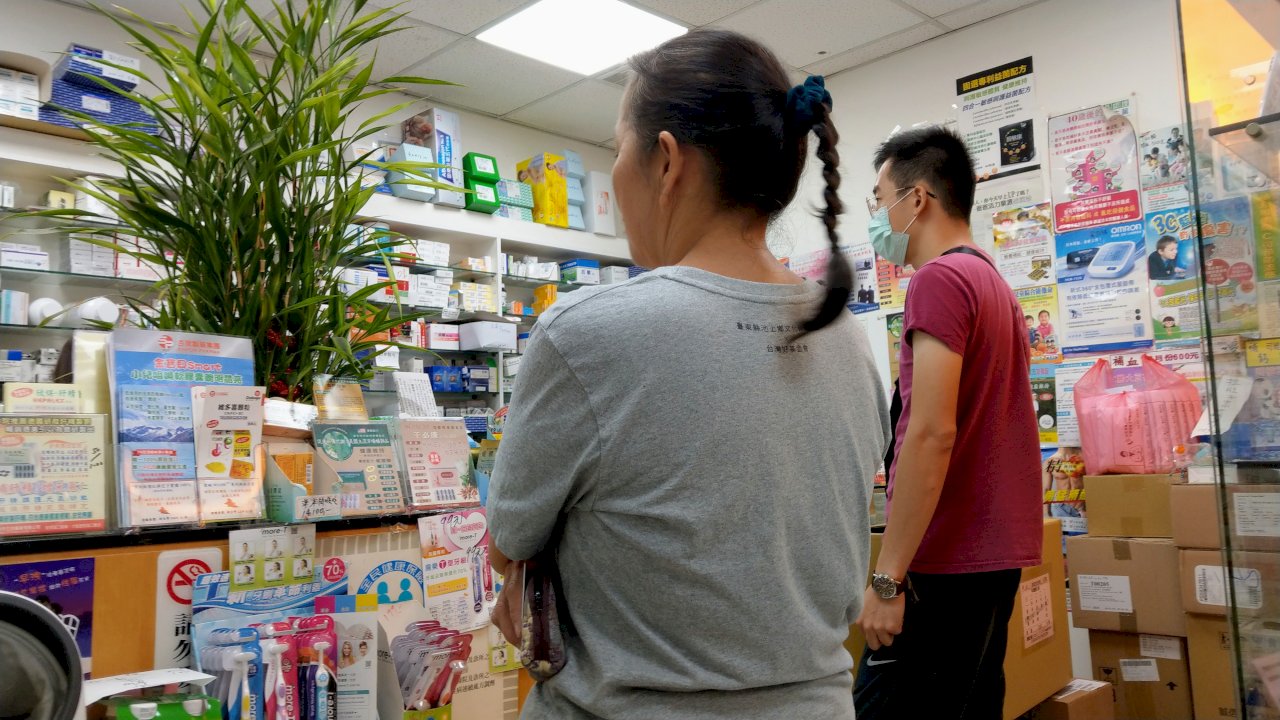 menghadapi kendala berkomunikasi saat ke klinik atau apotek, kini tersedia aplikasi yang dapat diunduh secara gratis (foto: arsip Rti)