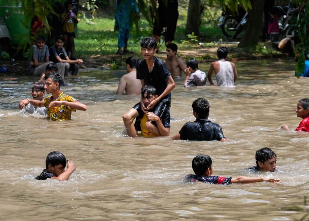 Pakar: Ancaman Besar! 5 Tahun Mendatang Pemanasan Global Melampaui 1,5 °C (foto: tpimages, sumber CNA)
