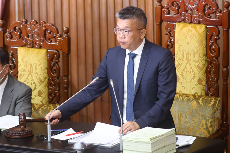 「出入国と移民法」部分条文修正草案が２９日、国会である立法院を通過し、外国籍の人材の子女も台湾での永住権を申請することができるようになった。写真は蔡其昌・副院長（副国会議長）。（写真：CNA）