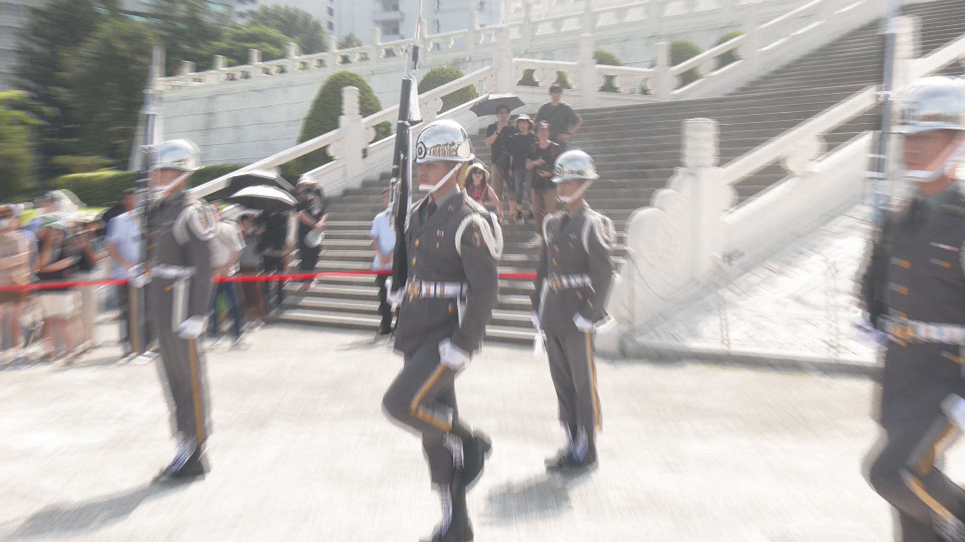 戒厳令解除から37年 国軍儀隊のパフォーマンスが屋外に変更-ニュース