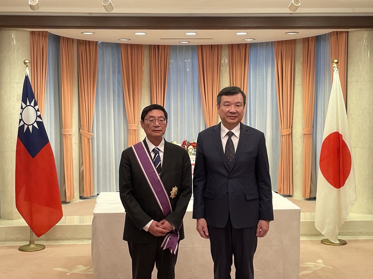 安倍元首相の「台日友好」受け継ぐ外交官、牛尾滋氏に「紫色大綬景星勲章」授与-ニュース-財団法人中央廣播電台(中央放送局)ニュース・番組制作 ...