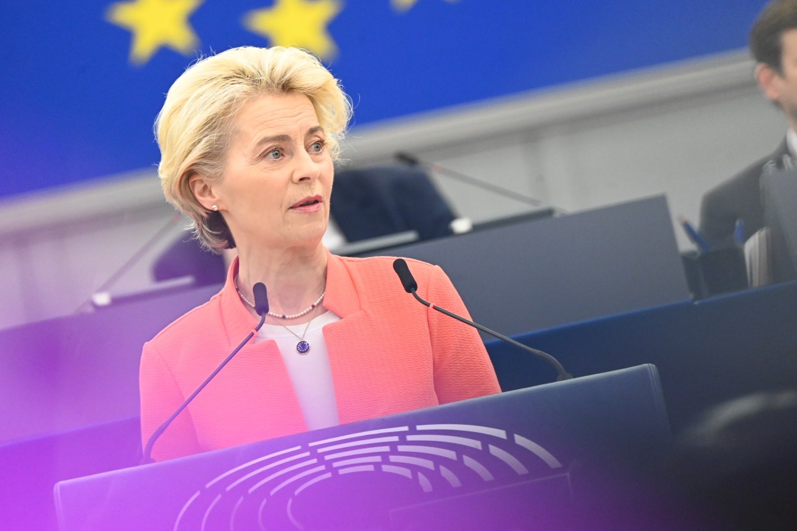 우르줄라 폰데어라이엔 (Ursula von der Leyen) 유럽연합 집행위원장이 지난 18일 유럽연합 지도자들에게 중국에 맞서 단결을 보여줄 것을 촉구했다. - 사진: 폰데어라이엔 트위터(@vonderleyen)