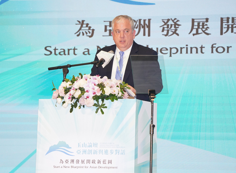 APEC의 미국 고위 관리 매트 머레이(Matt Murray)가 지난 11일 위산포럼(玉山論壇) 개막식에 참석해 치사를 하고 있다. - 사진: CNA