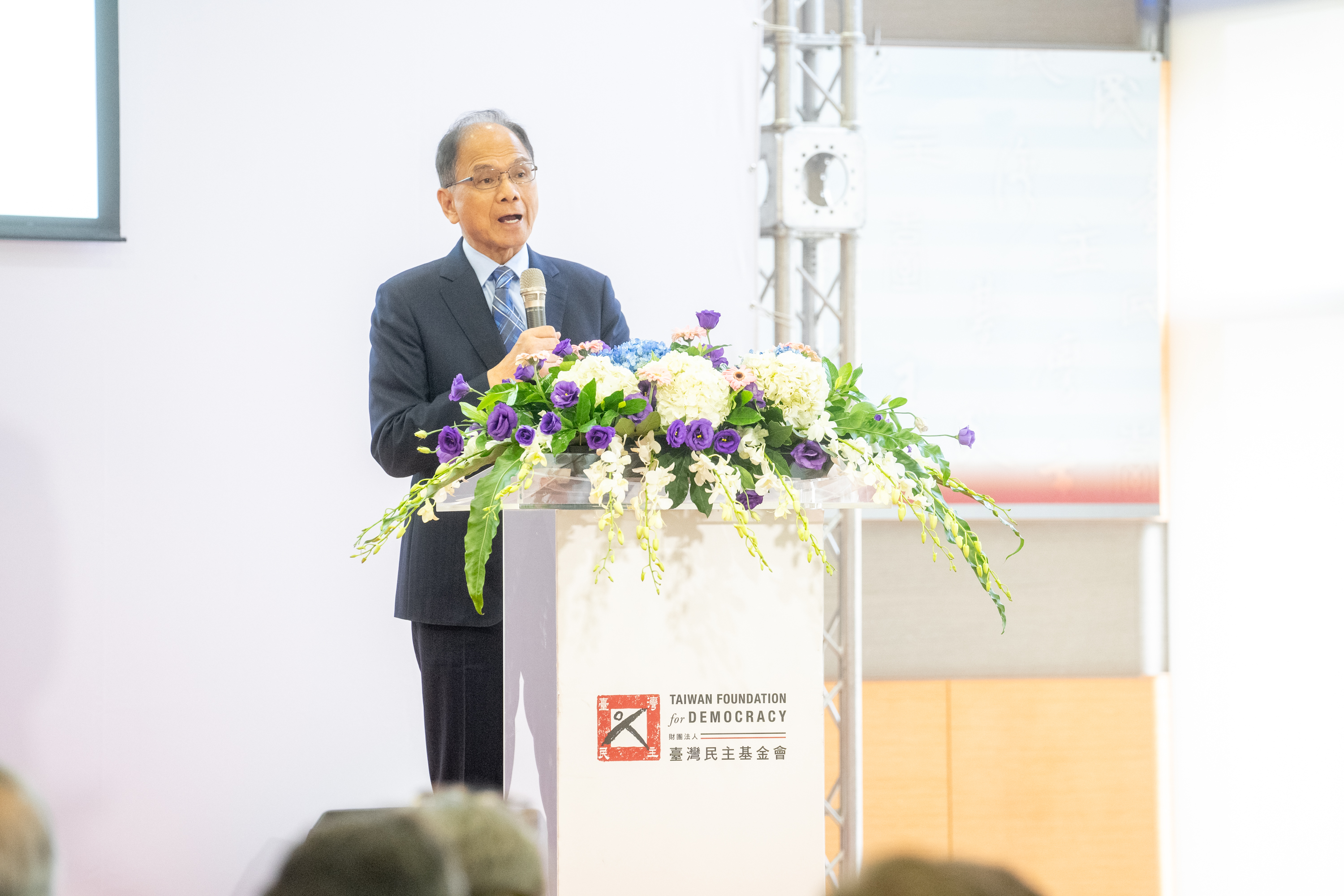 17일 열린 ‘인도-태평양 지역 허위조작정보 대응 위한 워크숍’ 개막식에서 중화민국 입법원장이자 타이완민주기금회의 회장인 유시쿤 회장이 치사를 하고 있다.[사진 중화민국 입법원 제공]