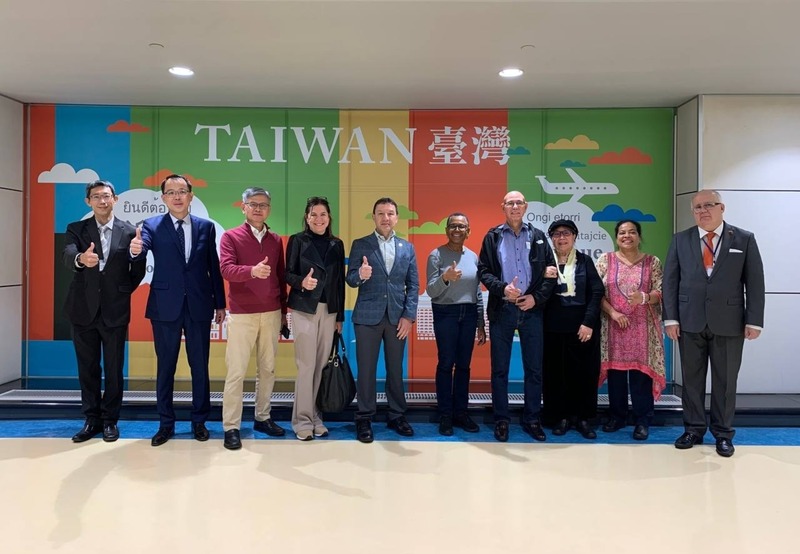 세인트빈센트, 마셜제도 공화국, 나우루 공화국, 벨리즈, 파라과이 등 5개 중화민국 우방국의 유엔 주재 상임대표로 구성된 방문단이 오늘 13일 타이완에 도착해 5박6일 간의 방문 일정을 시작했다. – 사진: 외교부 제공