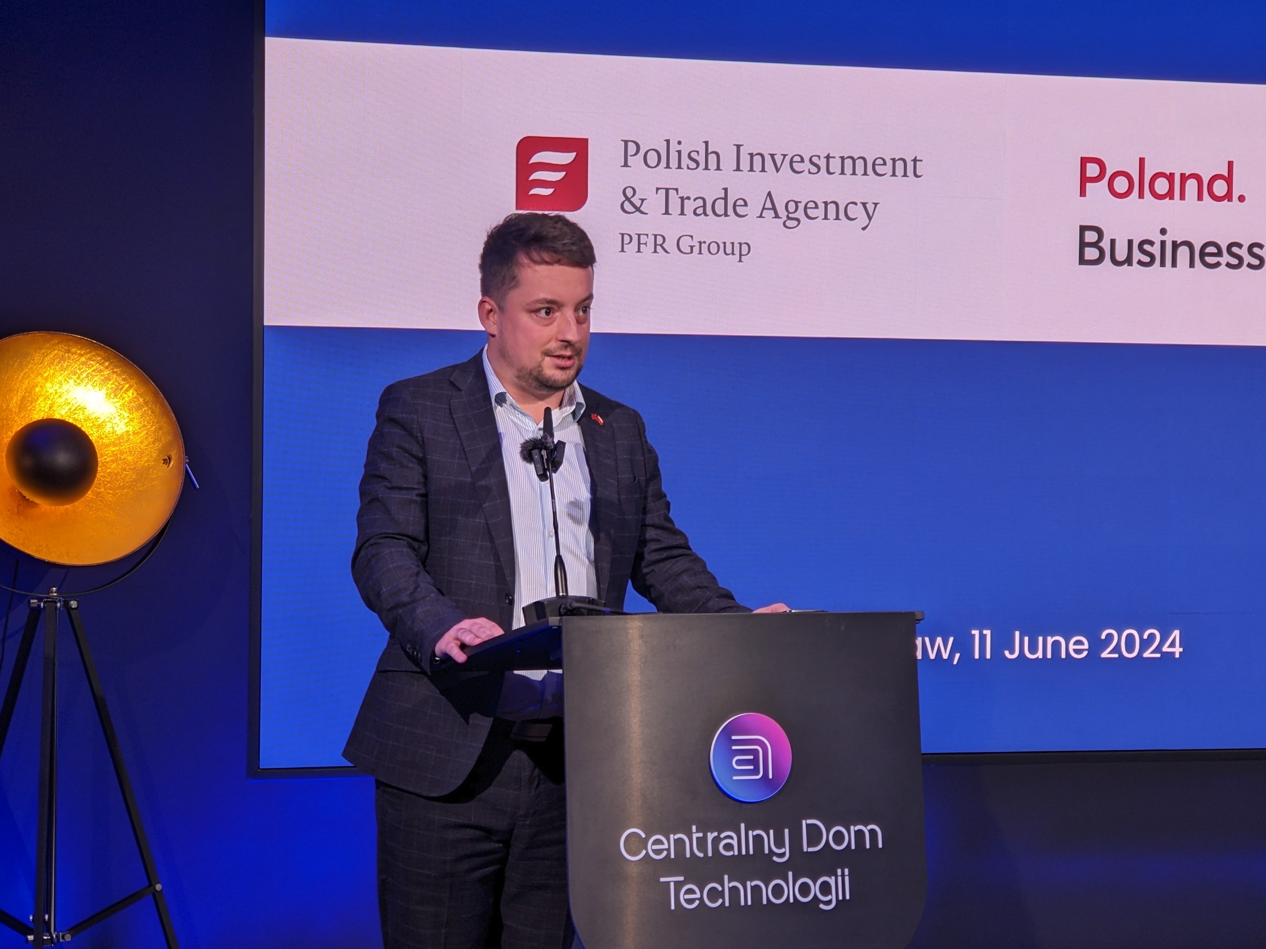 폴란드투자무역 타이베이사무소 수석대표 우카시 랜스키(Łukasz Piotr Lanski)는 타이완 반도체업자를 대상으로 투자유치를 진행하고 있다. -사진: Rti 천녠쉬안陳念宜